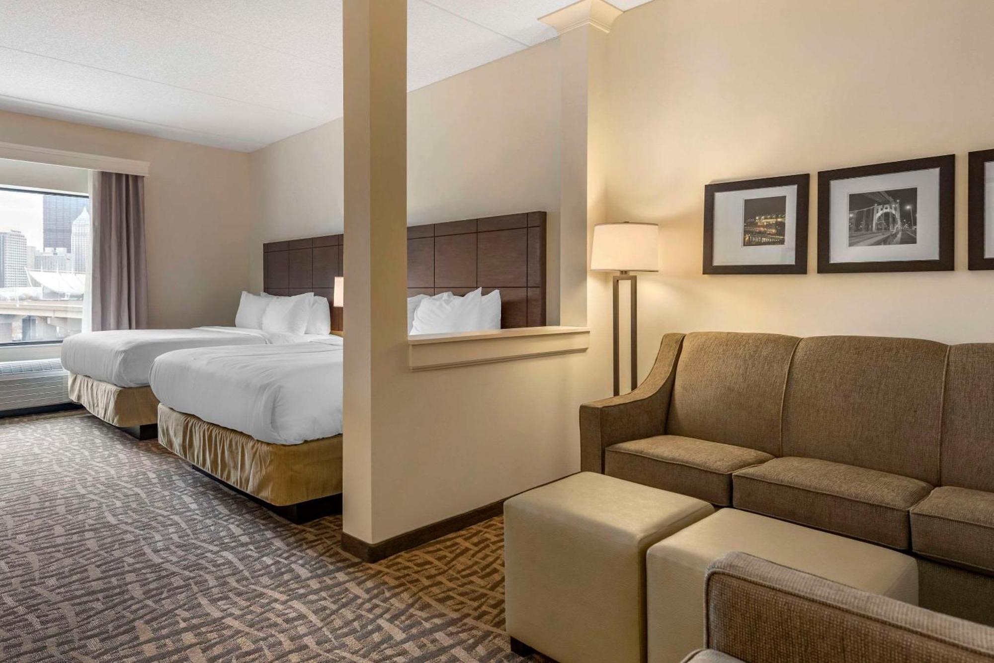 Comfort Inn & Suites Pittsburgh-Northshore Exterior photo